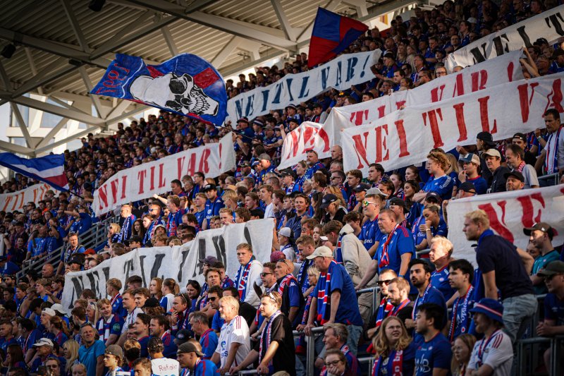 Vålerengas supportere aksjonerte mot VAR i forrige hjemmekamp på Intility Arena (Foto: Kim Erik Eriksen)